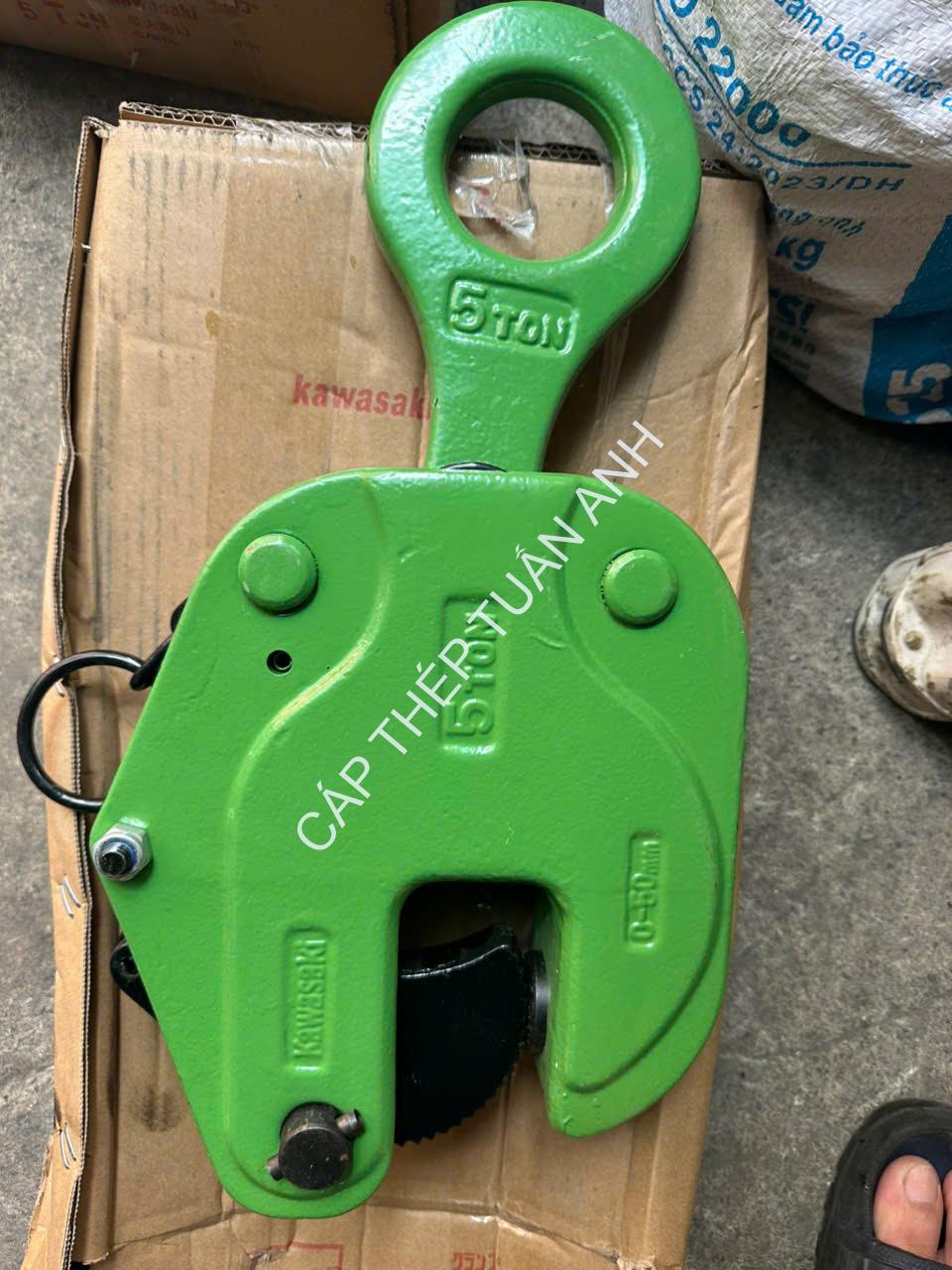 Kẹp tôn đứng 3 tấn kẹp tôn đứng 5 tấn kawasaki 1